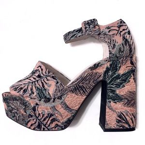 JEFFREY CAMPBELL Chunky platform sandals, size 8